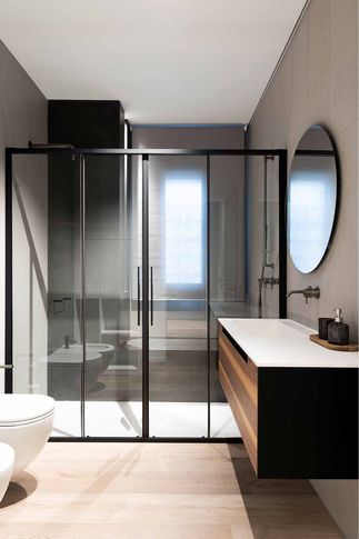 Bagno in stile contemporaneo di 5 di valeria ingrao architetto