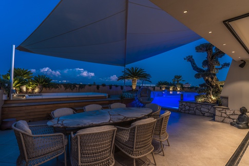 Terrazza in stile moderno di 250 di MOB Architects