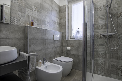Bagno in stile contemporaneo di 4 di Chiara Colucci Interior Designer