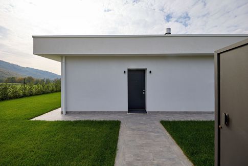 Giardino in stile contemporaneo di 329 di DQA Studio di architettura