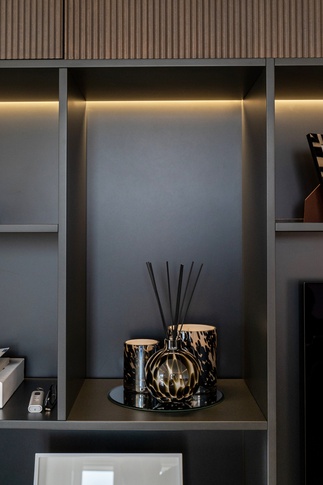 Soggiorno in stile moderno di 35 di Bossi Vigorito Building Interior