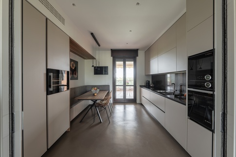 Cucina in stile contemporaneo di 13 di Annalisa Carli Architetto Cucina in stile contemporaneo di 13 di Annalisa Carli Architetto
