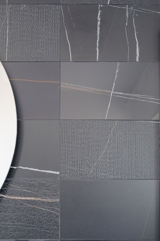 Bagno in stile contemporaneo di 8 di gliArchitetti_studio