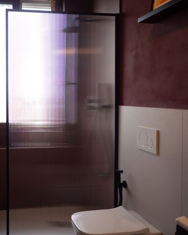 Bagno in stile contemporaneo di 5 di YY studio