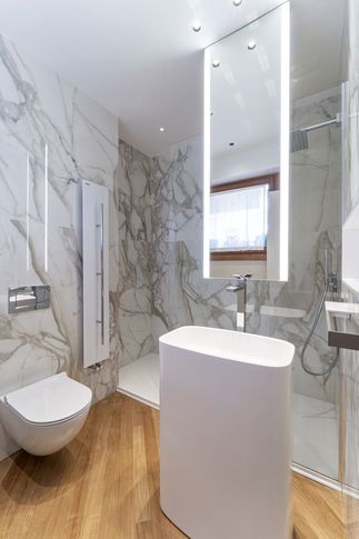 Bagno in stile contemporaneo di 5 di ZPSTUDIO