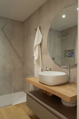 Camera da Letto in stile moderno di 19 di Silvia Aquilani . Design studio