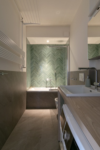 Bagno di Servizio in stile contemporaneo di 5 di COBE architetti