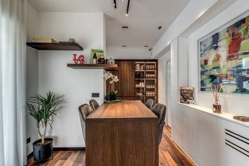 Cucina in stile contemporaneo di 12 di MOB Architects