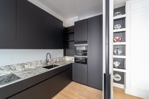 Cucina in stile contemporaneo di 11 di Coco Interni