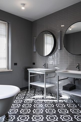 Bagno in stile contemporaneo di 20 di COLLETTIVO_INVƎRSO