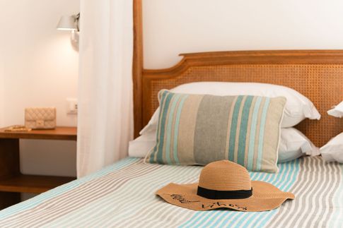 Camera da Letto in stile mediterraneo di 27 di Coluccio architetti