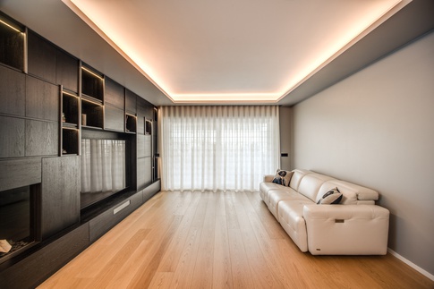 Soggiorno in stile contemporaneo di 45 di MOB Architects
