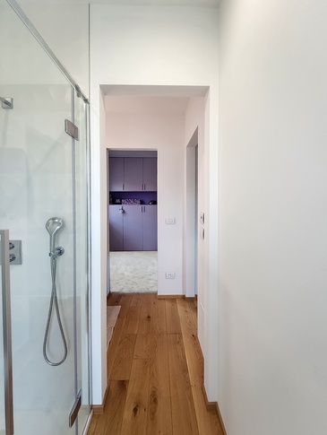 Bagno in stile contemporaneo di 6 di Studio MAC