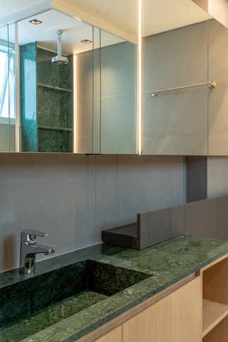 Bagno in stile moderno di 6 di Guzlive