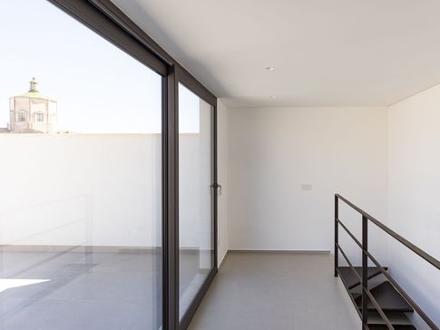 Terrazza in stile contemporaneo di 15 di valeria ingrao architetto