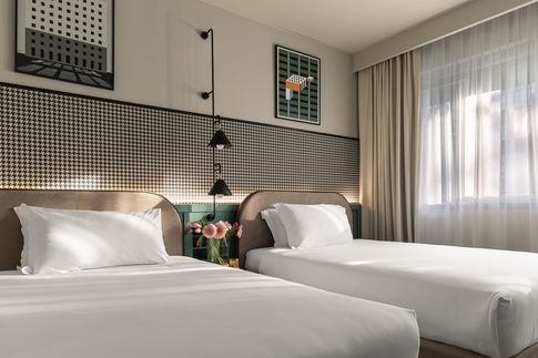 Camera da Letto in stile contemporaneo di 1 di Lorenzo Franzi | Fotografia