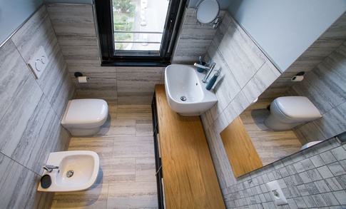 Bagno in stile contemporaneo di 7 di OZ Interiors Bagno in stile contemporaneo di 7 di OZ Interiors