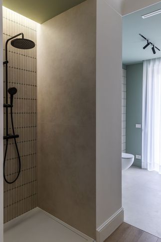 Bagno in stile contemporaneo di 9 di Pamela Camposano Ingegnere Architetto