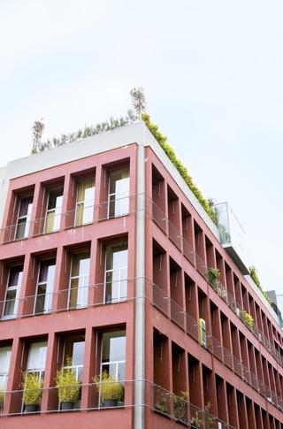 Facciata in stile industriale di null di RGAstudio