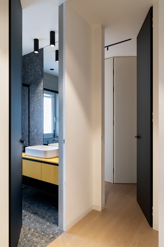 Bagno in stile contemporaneo di 4 di Maurizio Vesce  architettura
