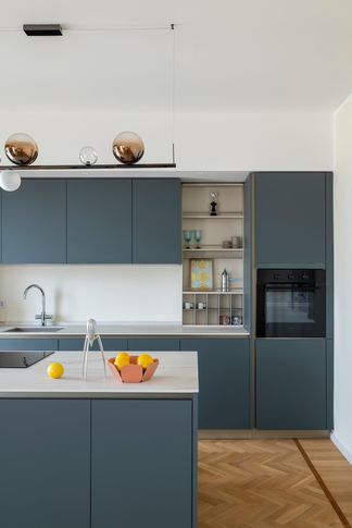 Open Space in stile contemporaneo di 45 di Caterina Scamardella Architetto