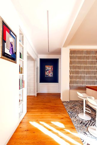 Soggiorno in stile contemporaneo di 40 di Equus Architects