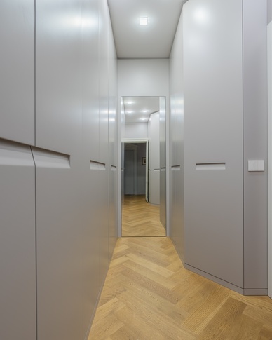 Cabina Armadio in stile classico di 8 di Annalisa Carli Architetto