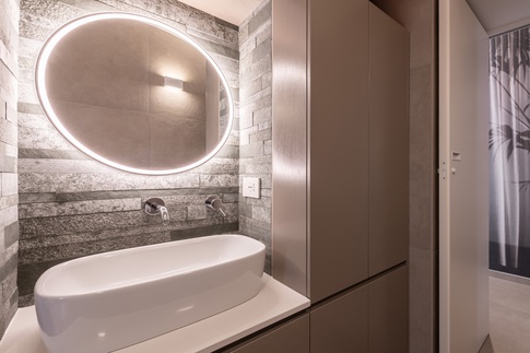 Bagno di Servizio in stile contemporaneo di 4 di MANUARINO architettura design comunicazione