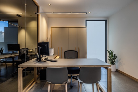 Open Space in stile moderno di 200 di Arredamenti Andalo