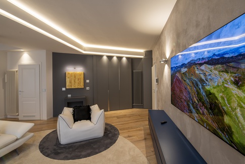 Open Space in stile moderno di 65 di MICHELE VOLPI STUDIO INTERIOR DESIGN