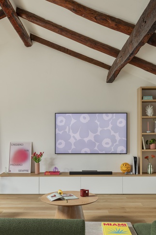 Open Space in stile scandinavo di 75 di Storie Design Studio