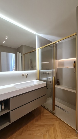 Bagno in stile contemporaneo di 5 di Studio DOM
