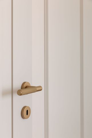 Cabina Armadio in stile minimal di 11 di Sofia Carta Studio