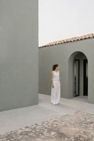 Facciata in stile minimal di null di MGK | Mohamed Keilani Studio