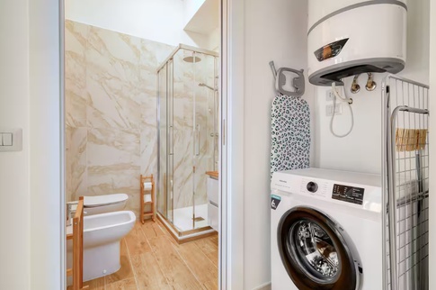 Bagno di Servizio in stile contemporaneo di 4 di architettandoinmovimento Bagno di Servizio in stile contemporaneo di 4 di architettandoinmovimento