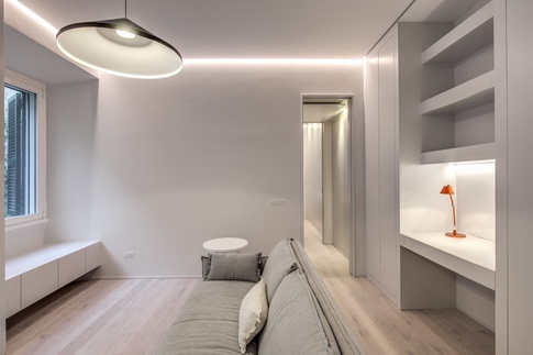 Soggiorno in stile contemporaneo di 30 di MOB Architects
