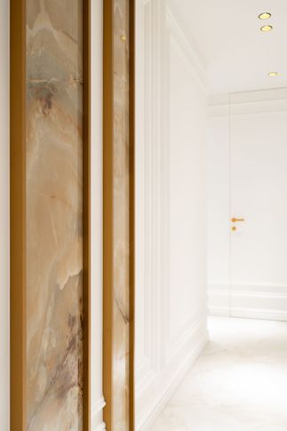 Corridoio in stile contemporaneo di 10 di Salvatore Sito Interior Designer