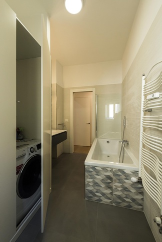 Bagno in stile contemporaneo di 7 di Zelda de Ruvo Architetto Bagno in stile contemporaneo di 7 di Zelda de Ruvo Architetto