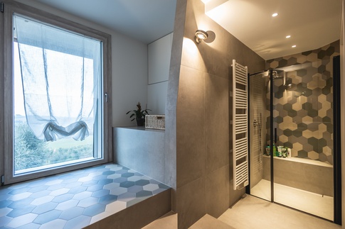 Bagno in stile moderno di 6 di Architetto Zavagnini Daniele