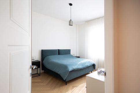 Camera da Letto in stile moderno di 14 di Enzo Razzano Architettura