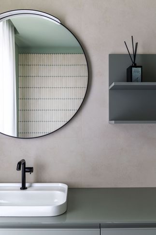 Bagno in stile contemporaneo di 9 di Pamela Camposano Ingegnere Architetto