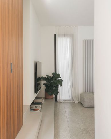 Ingresso in stile minimal di 5 di Didonè Comacchio Architects