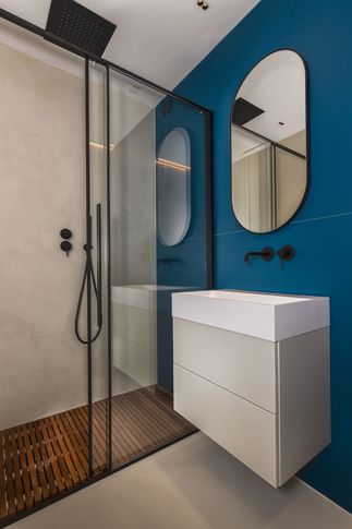 Bagno in stile moderno di 4 di Alessandro Magno Studio Bagno in stile moderno di 4 di Alessandro Magno Studio