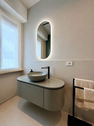 Bagno in stile moderno di 5 di SuMisura Architetti
