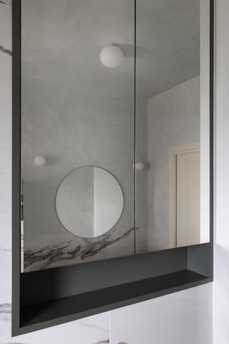 Bagno in stile contemporaneo di 12 di Studio Cava Bagno in stile contemporaneo di 12 di Studio Cava