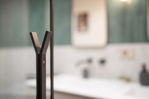 Bagno in stile contemporaneo di 5 di FCInteriorDesignStudio |