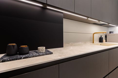Open Space in stile glamour di 50 di Desearq studio - architettura e interior design