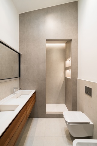 Bagno in stile contemporaneo di 4 di Studio Gaetano Riccardelli Bagno in stile contemporaneo di 4 di Studio Gaetano Riccardelli