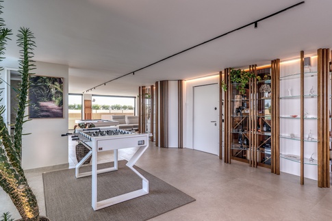 Open Space in stile moderno di 120 di MOB Architects Open Space in stile moderno di 120 di MOB Architects