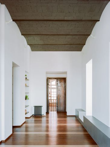 Soggiorno in stile contemporaneo di 24 di Margine